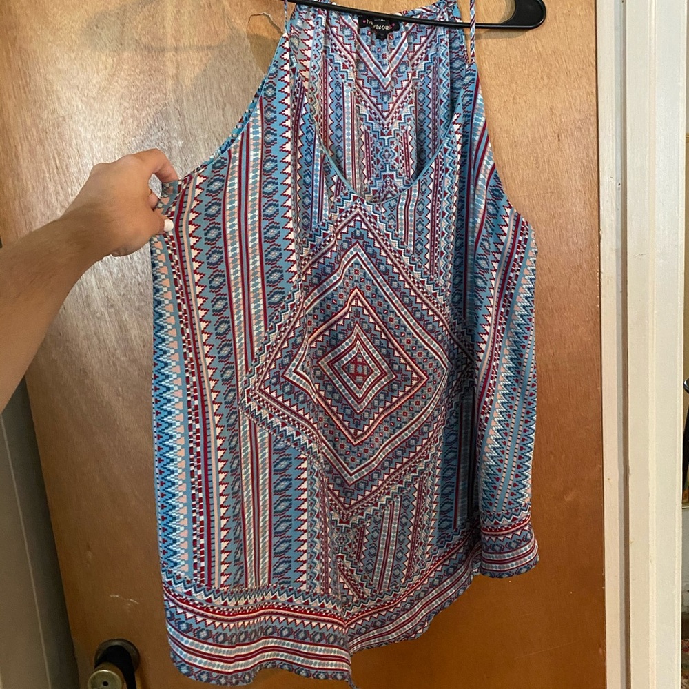 Razor back type tank.